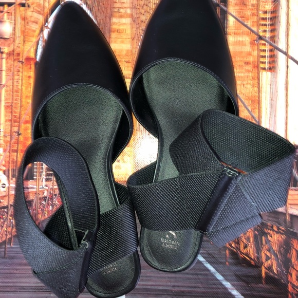 Simply Vera Vera Wang Shoes - Simply Vera Wang Flats NWOT